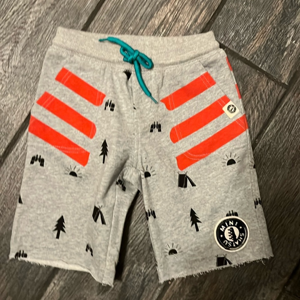 NWT mini Shatsu camp shorts